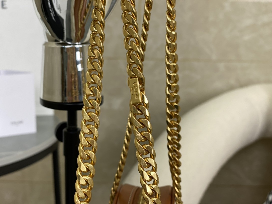 [CELINE-셀린느] 셀린느 트리오페 파타팡스 숄더백 화이트  [백경]