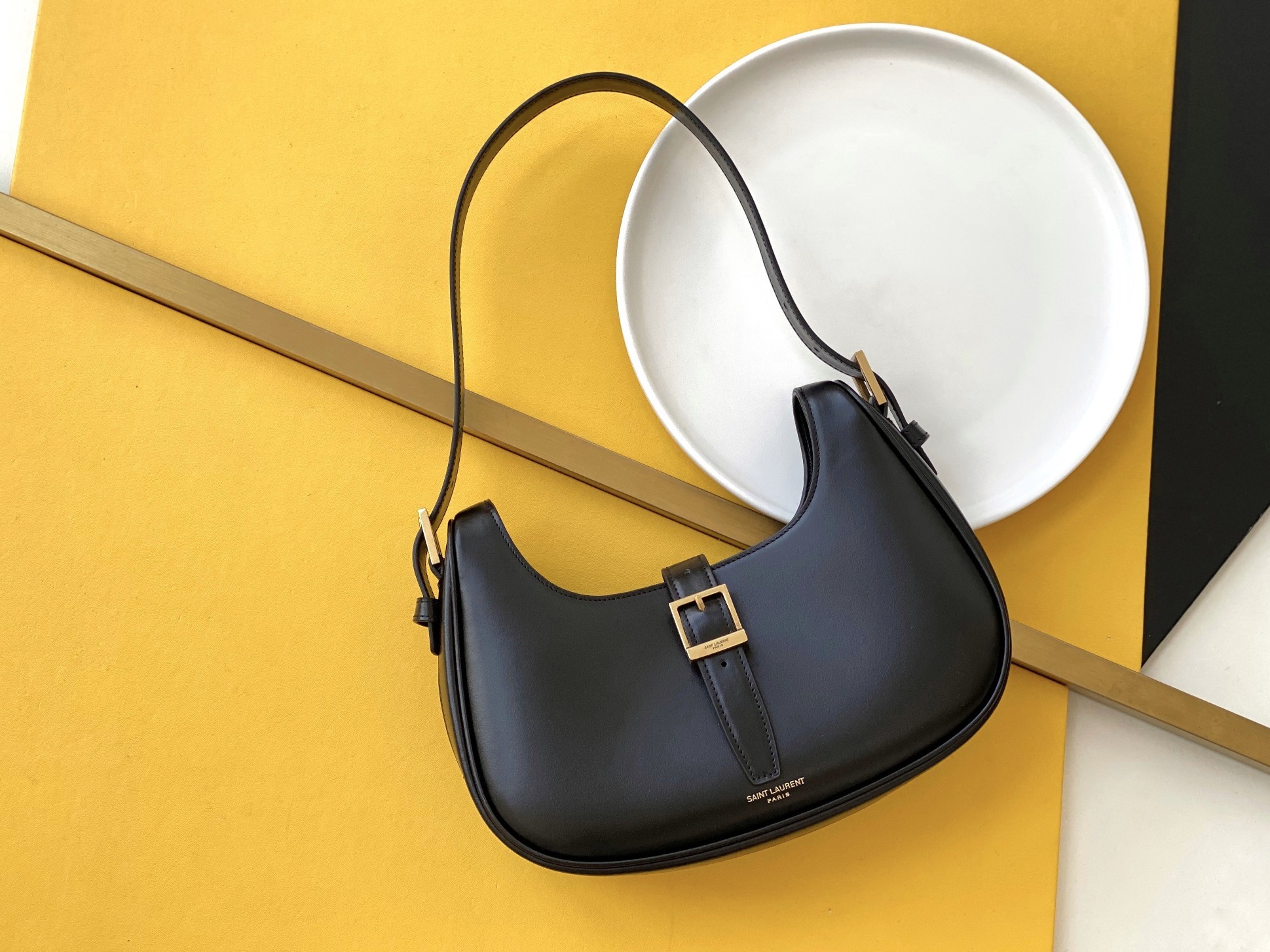 세인트로랑 르 페르모아 호보백 (블랙)