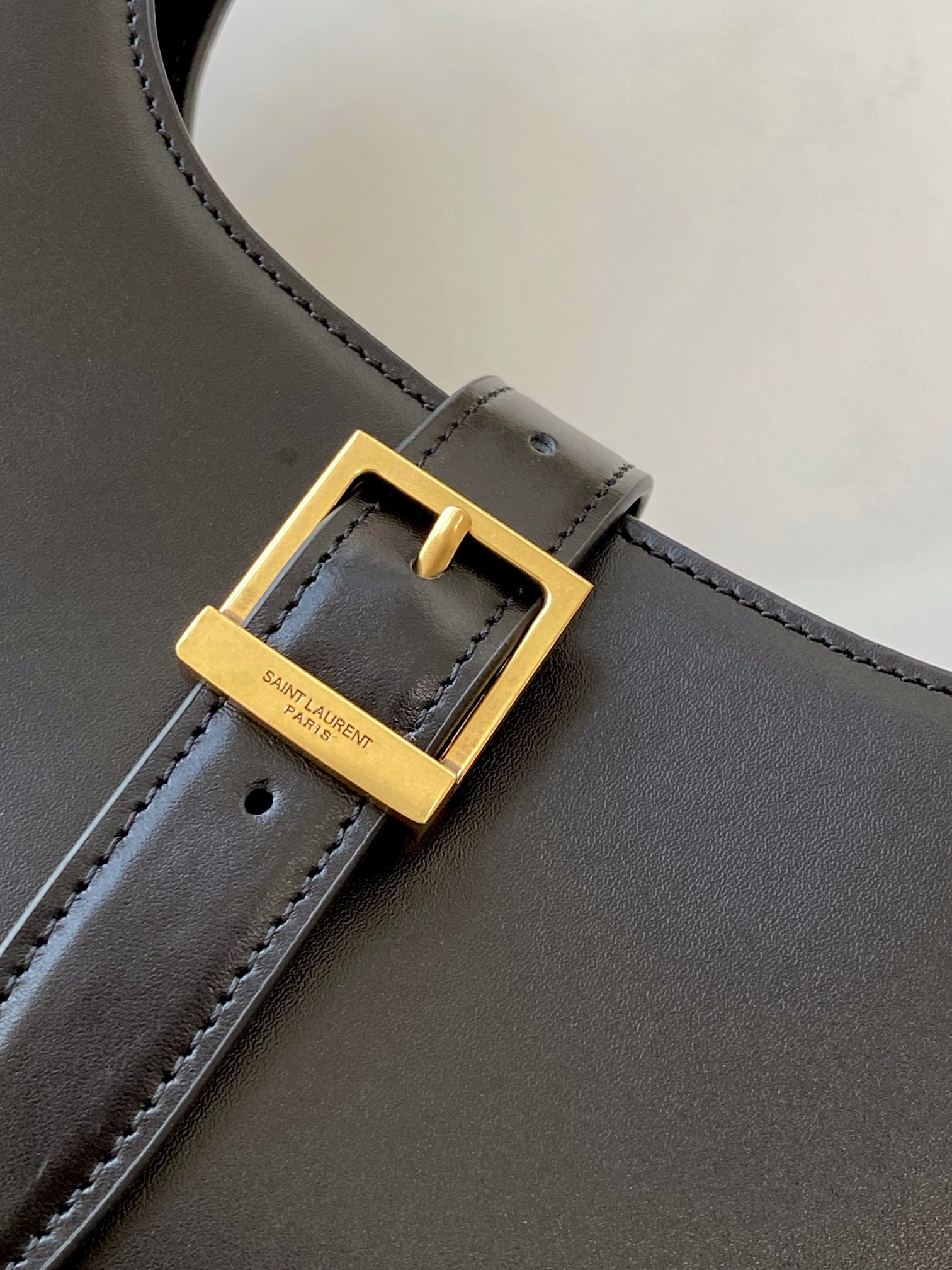 세인트로랑 르 페르모아 호보백 (블랙)