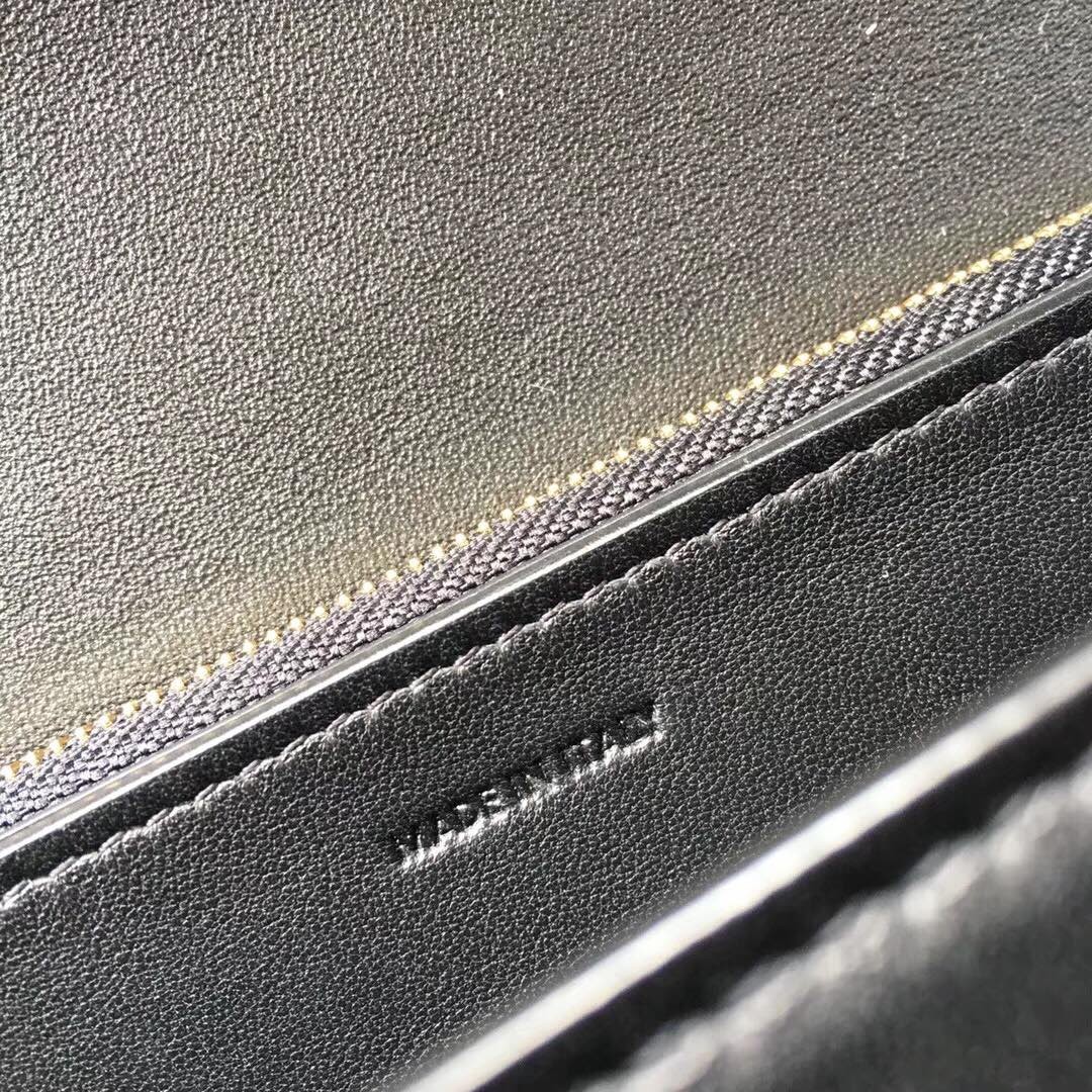 [.CELINE-셀린느]  셀린느 박스 카프스킨 틴 클래식백 블랙