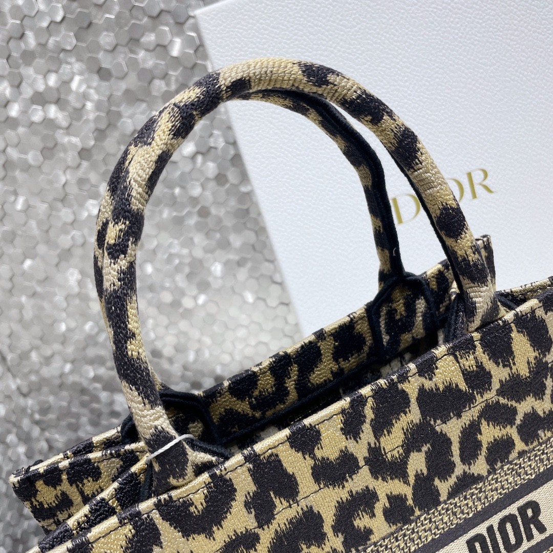 디올 북토트 레오파드 스몰 (베이지)