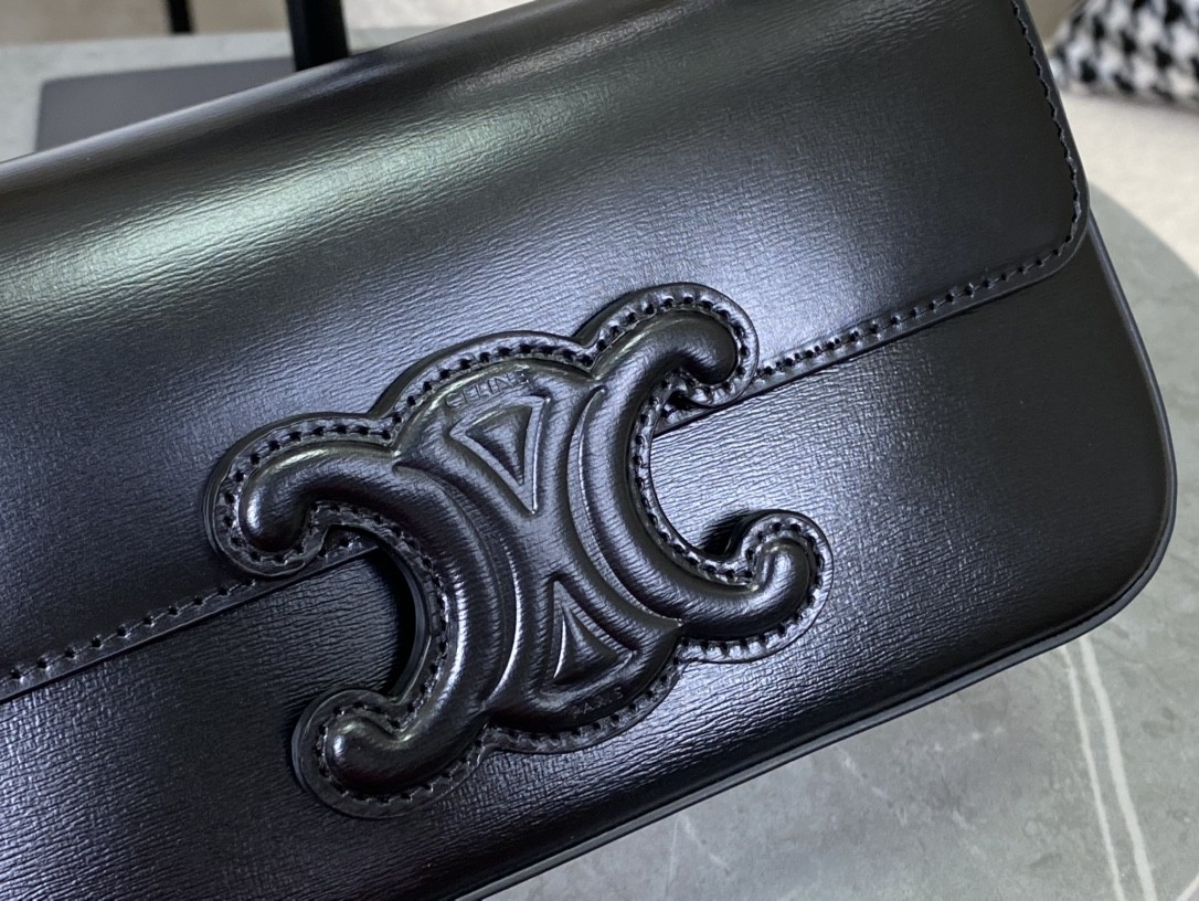 [CELINE-셀린느]  클로드 체인 숄더백 - 샤이니 카프스킨 블랙  [백경]