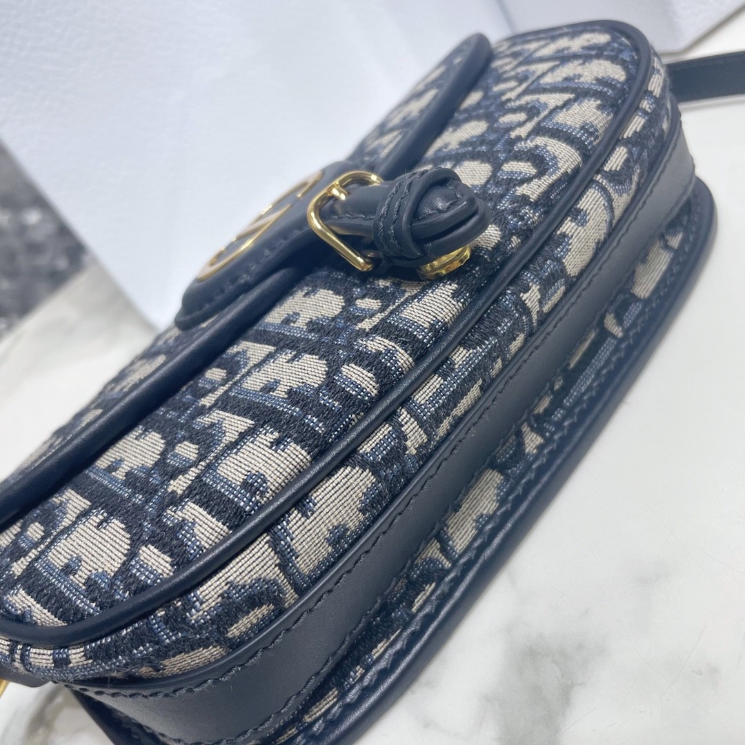 디올 BOBBY 이스트 웨스트백 오블리크