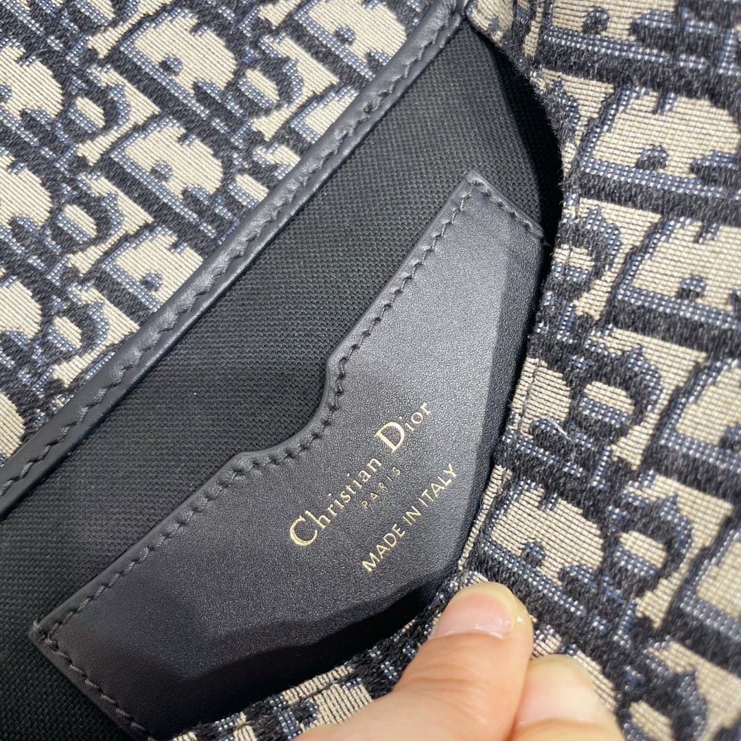 디올 BOBBY 이스트 웨스트백 오블리크