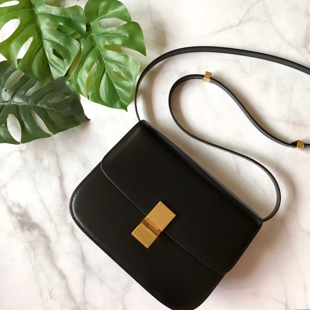 [CELINE-셀린느]  셀린느 박스 카프스킨 틴 클래식백 블랙