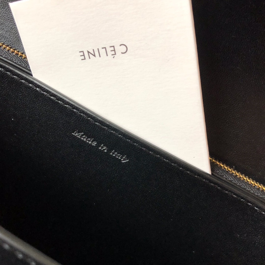 [CELINE-셀린느]  셀린느 박스 카프스킨 틴 클래식백 블랙