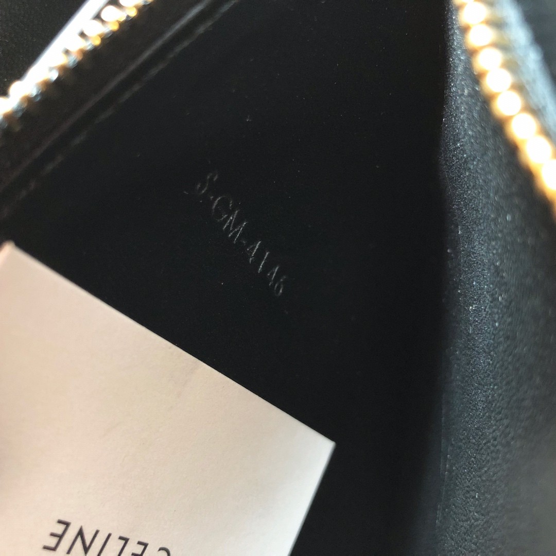 [CELINE-셀린느]  셀린느 박스 카프스킨 틴 클래식백 블랙