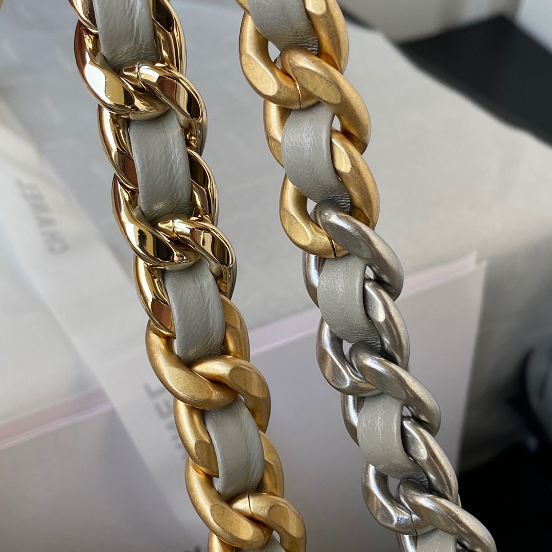 샤넬 19백 그레이 램스킨 은장 라지 (30cm)