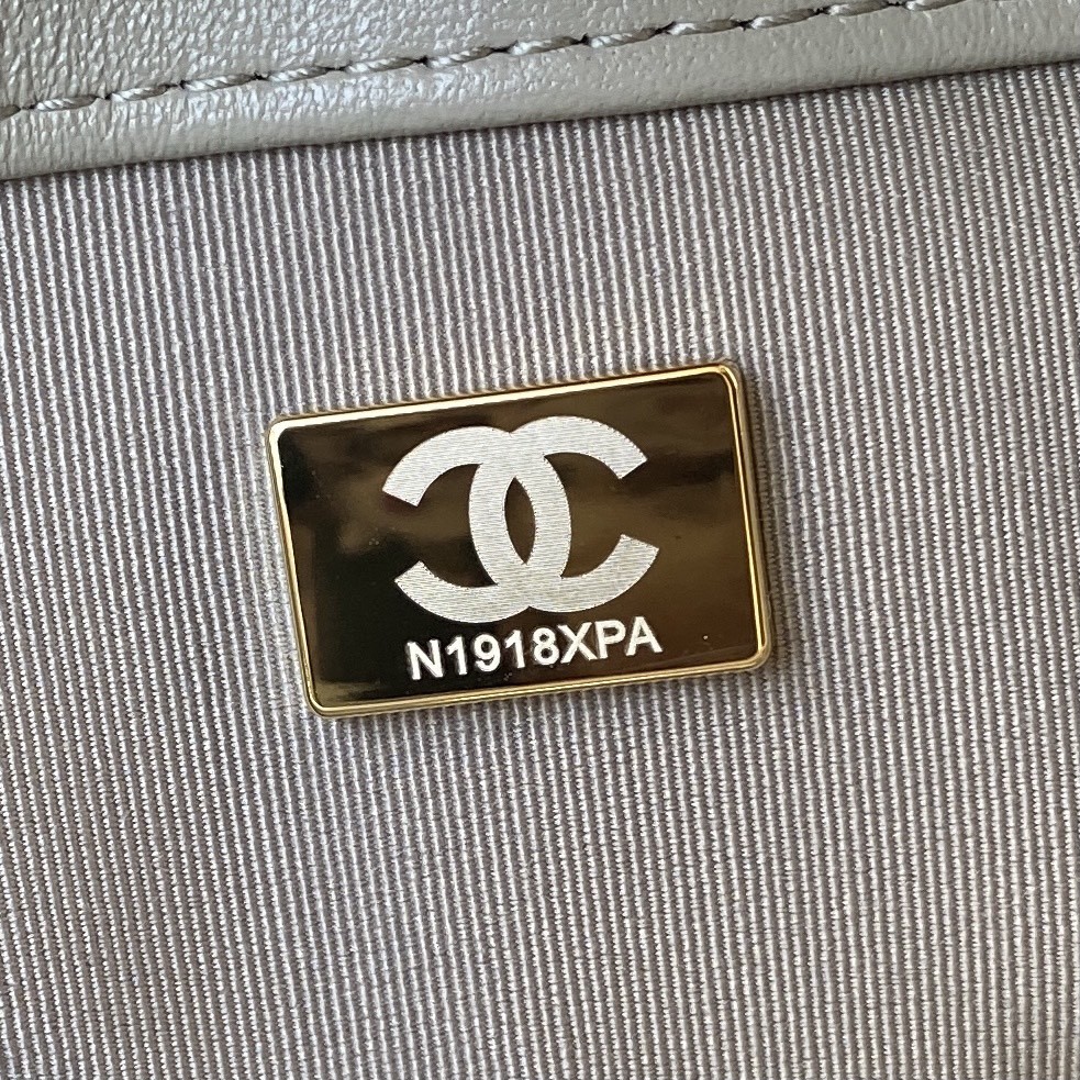 샤넬 19백 그레이 램스킨 은장 라지 (30cm)