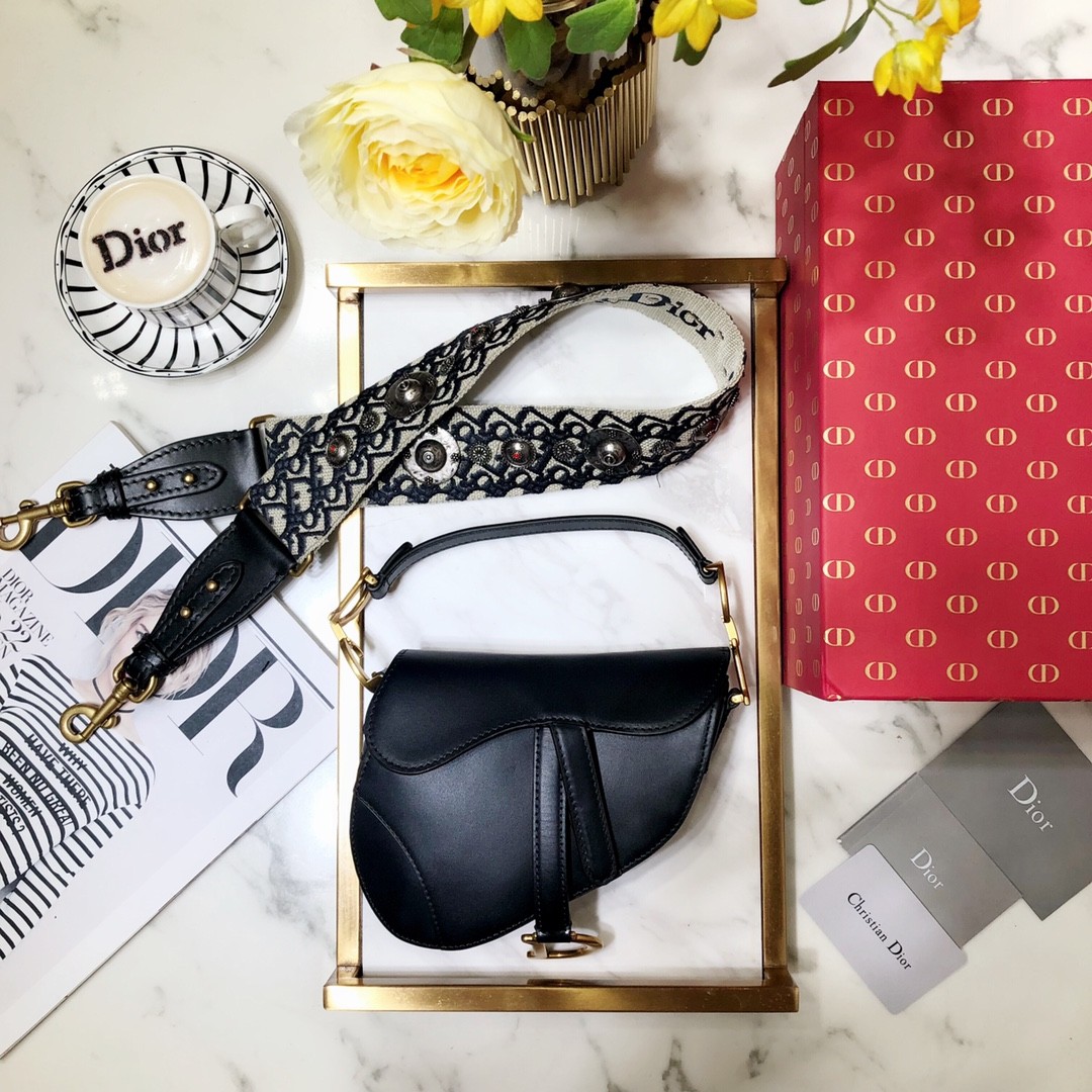 디올 새들백 미니 (블랙)