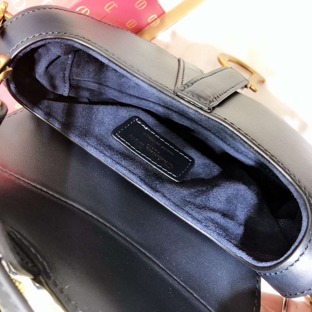 디올 새들백 미니 (블랙)