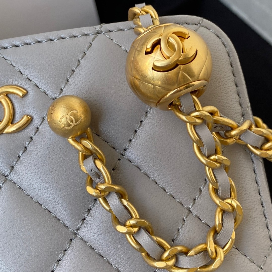 샤넬 골든볼 베티니 카메라 미니 사각 체인백 (그레이)