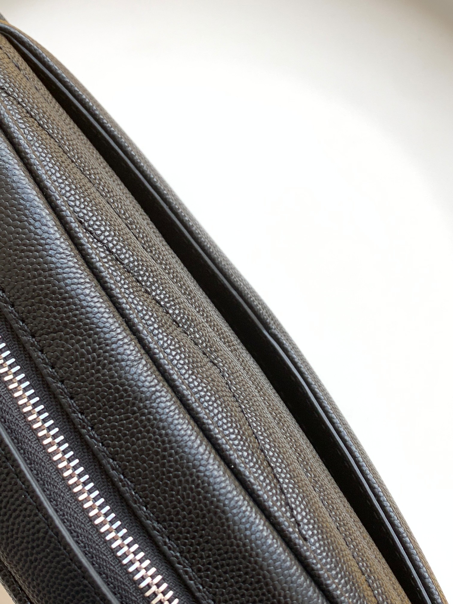 세인트로랑 YSL 마틀라세 루 미니 크로스 백