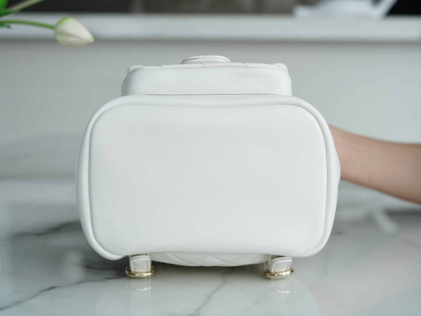 샤넬 듀마 램스킨 백팩 화이트 금장 (팬더샵)