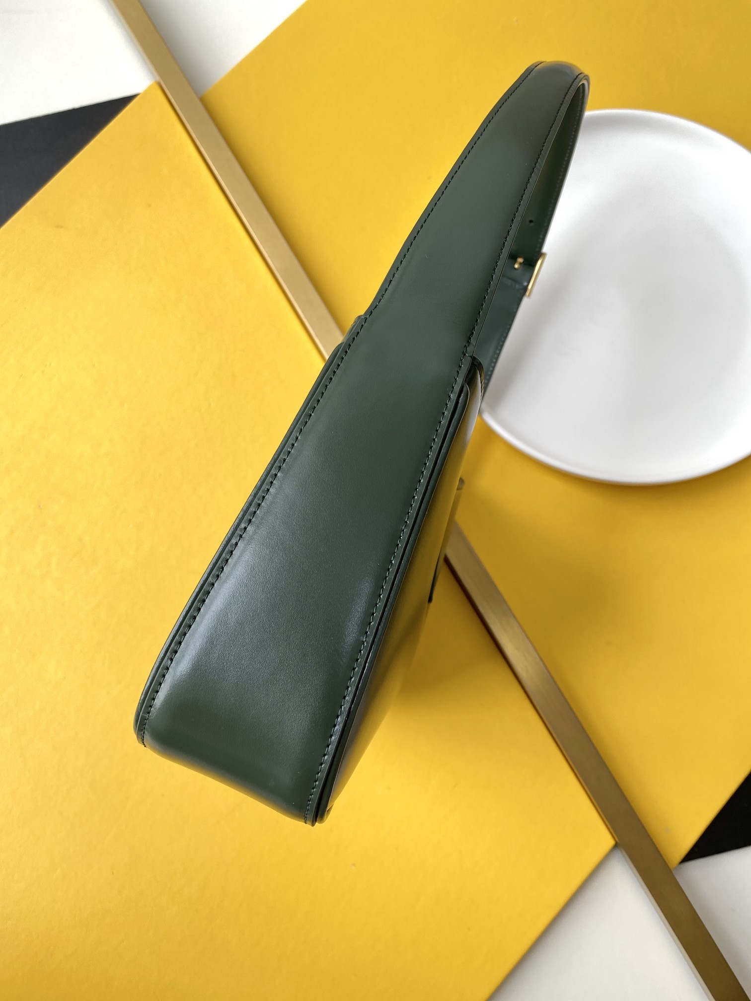 세인트로랑 맨하탄 숄더백 딥그린 (25cm)