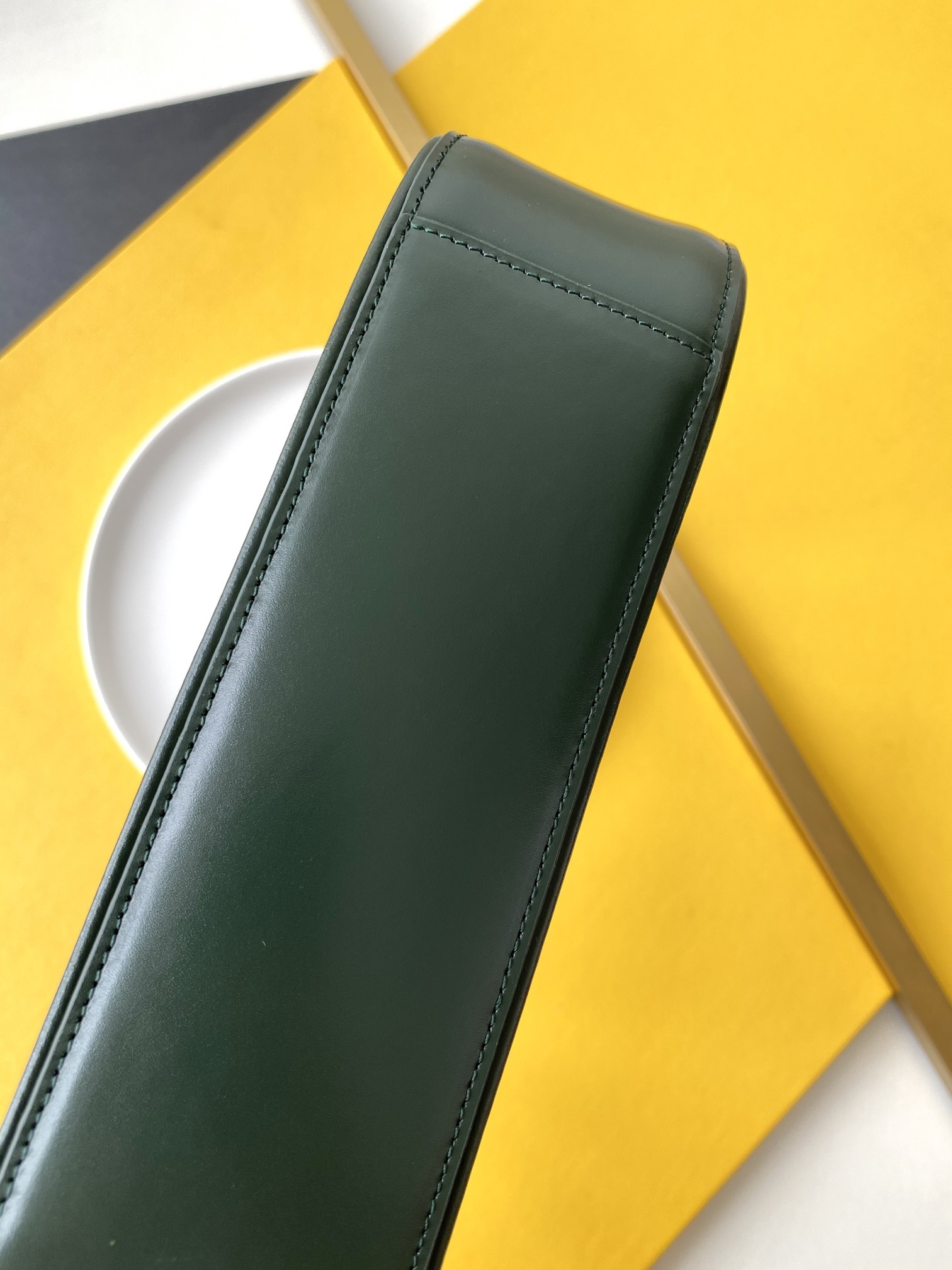 세인트로랑 맨하탄 숄더백 딥그린 (25cm)