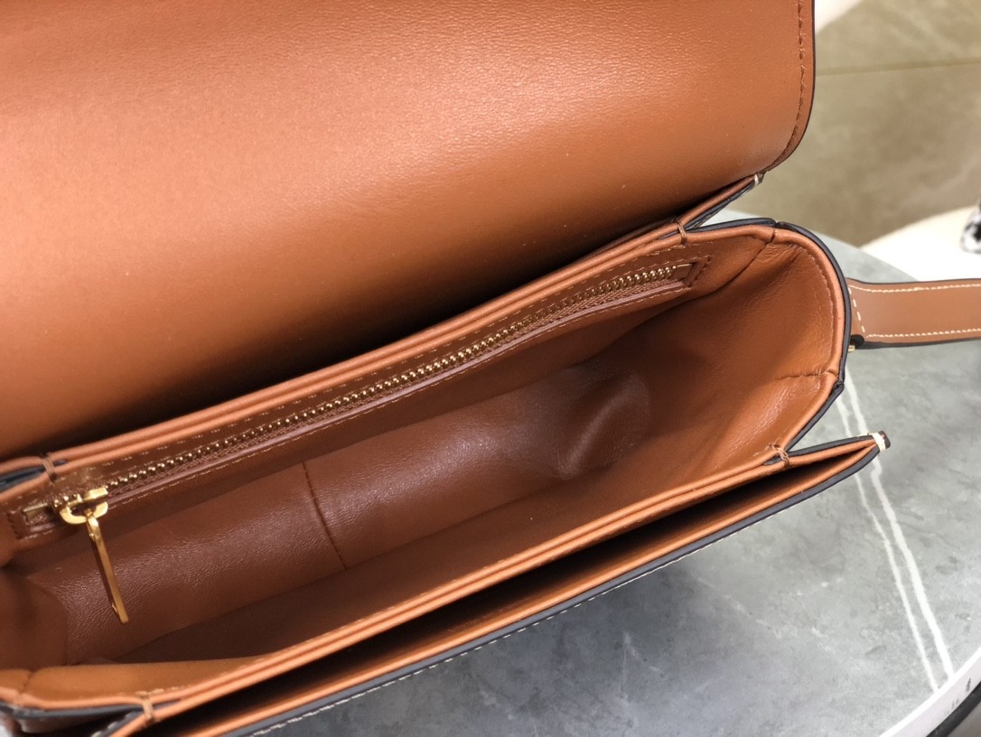 [CELINE-셀린느] 틴 트리옹프백 - 트리옹프 캔버스 & 카프스킨 탠 [백경]