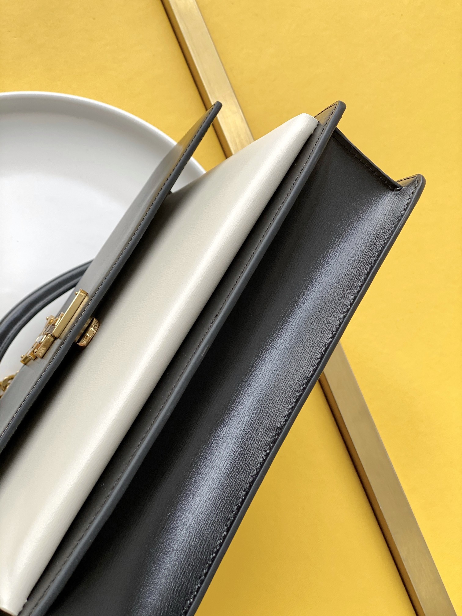 세인트로랑 모노그램 뉴 선셋 탑핸들 사첼백 블랙/화이트 금장 (25cm)