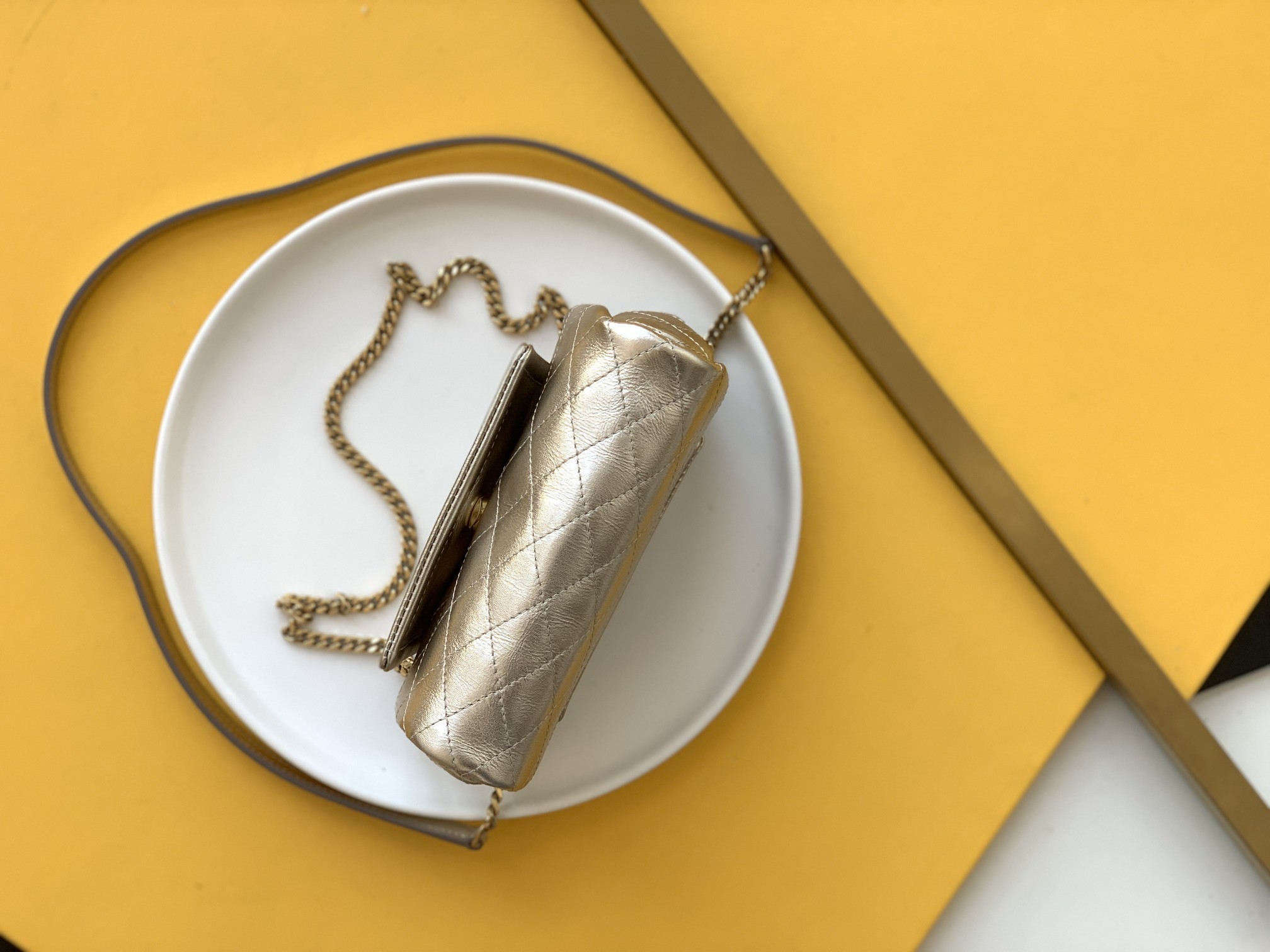 세인트로랑 노리타 체인 램스킨 숄더백 (골드)