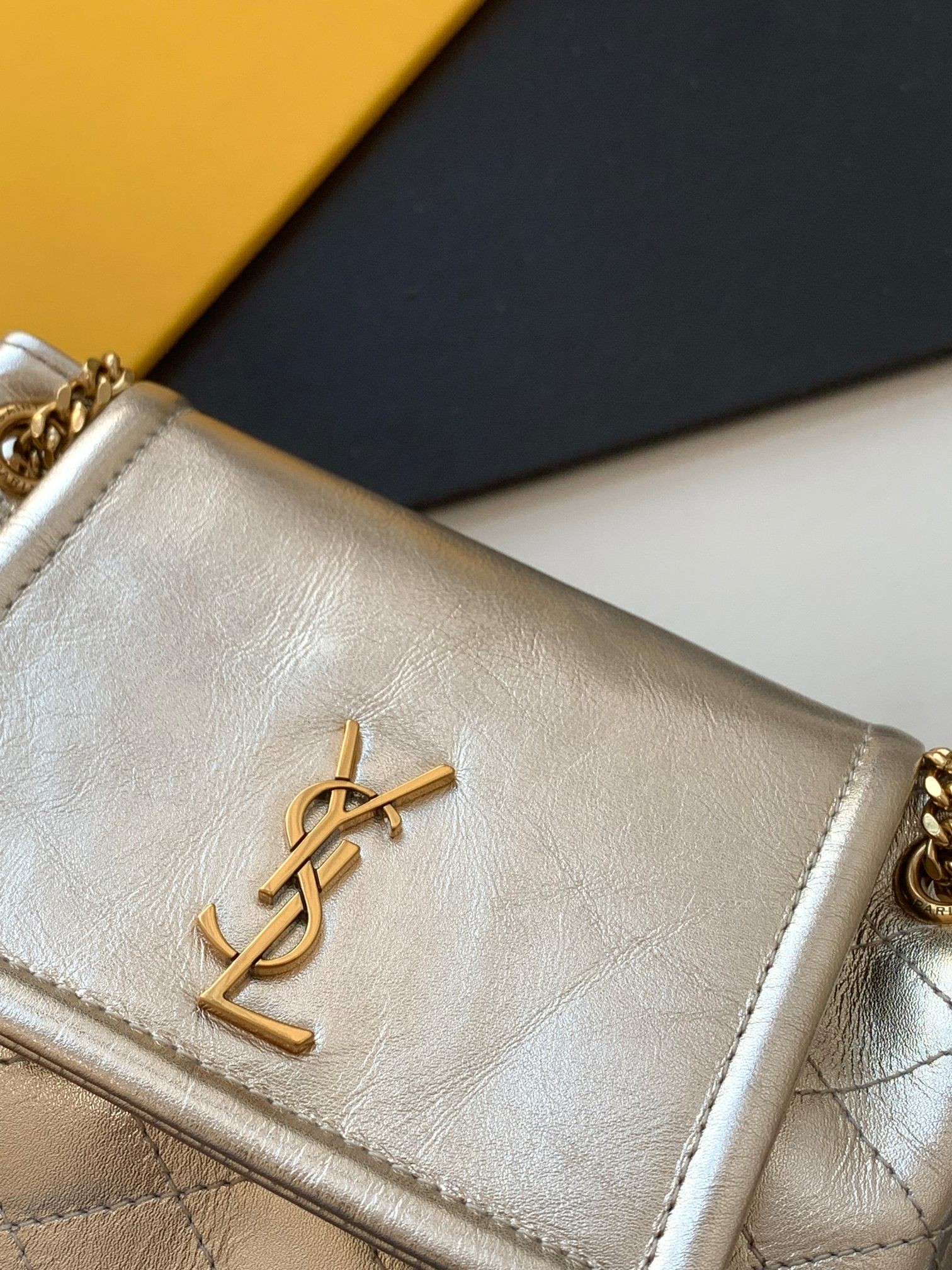 세인트로랑 노리타 체인 램스킨 숄더백 (골드)