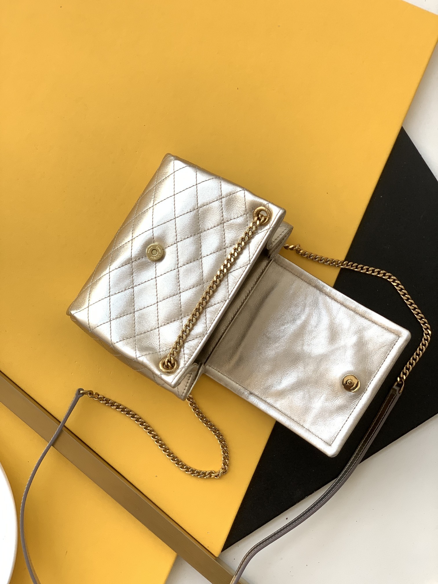 세인트로랑 노리타 체인 램스킨 숄더백 (골드)