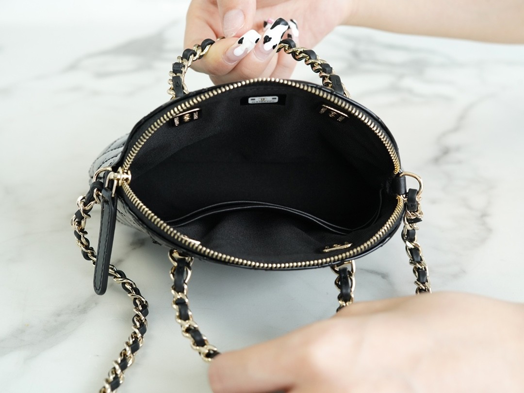 샤넬 23P 페이던트 퀄팅 미니백 (팬더샵)