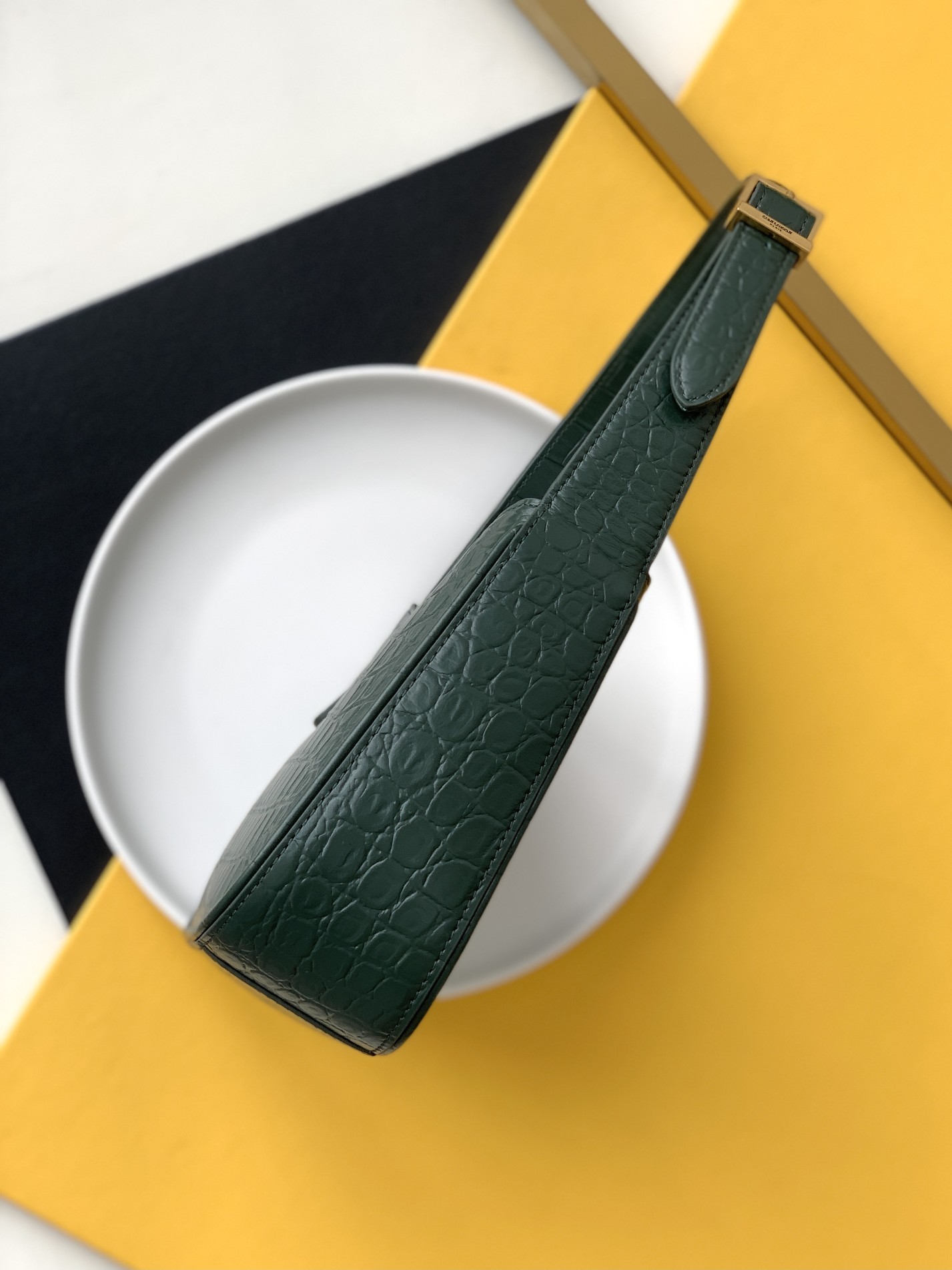 세인트로랑 모노그램 호보 숄더백 딥그린 (24.5cm)