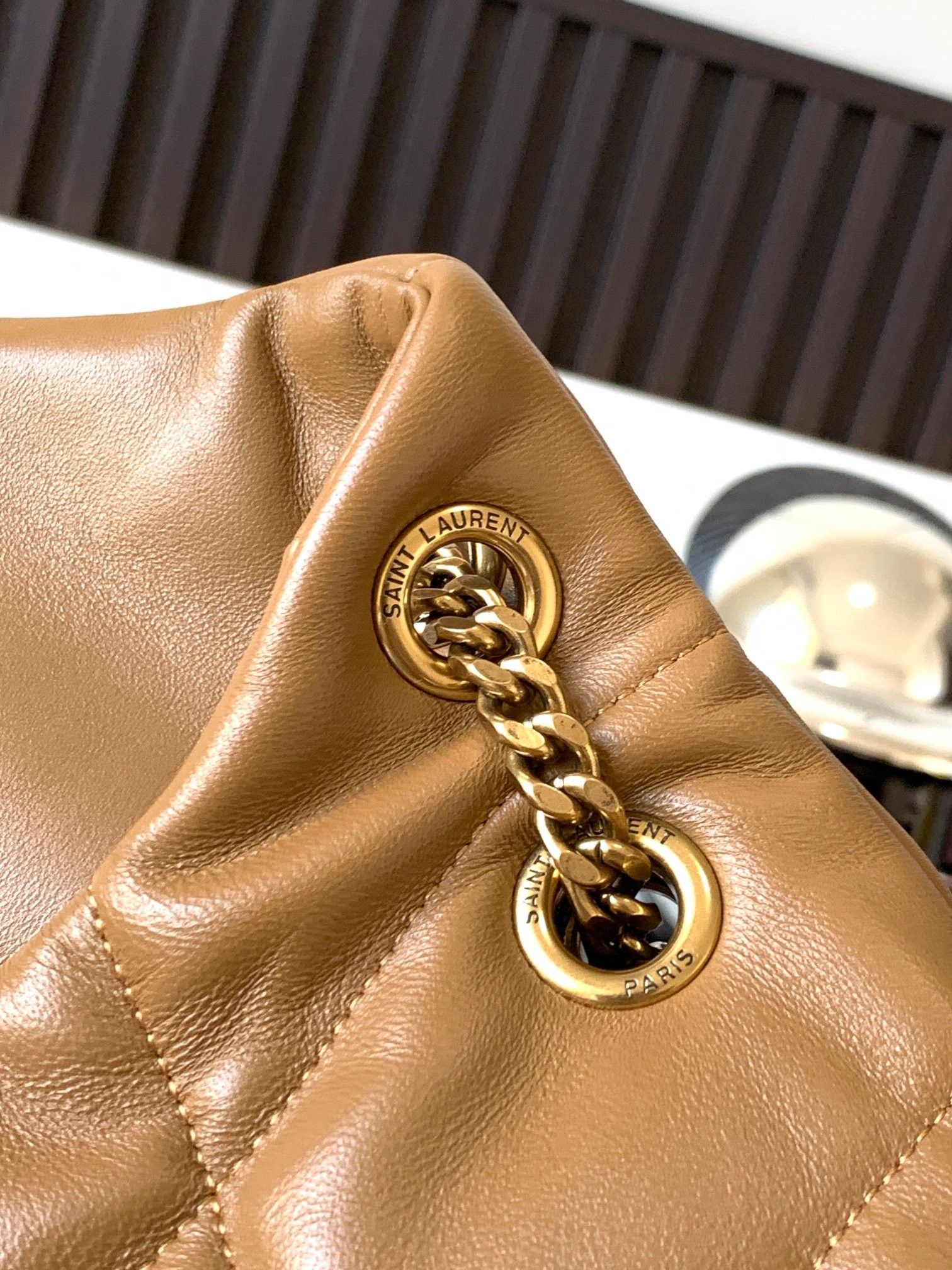 세인트로랑 루루 푸퍼 램스킨 숄더백