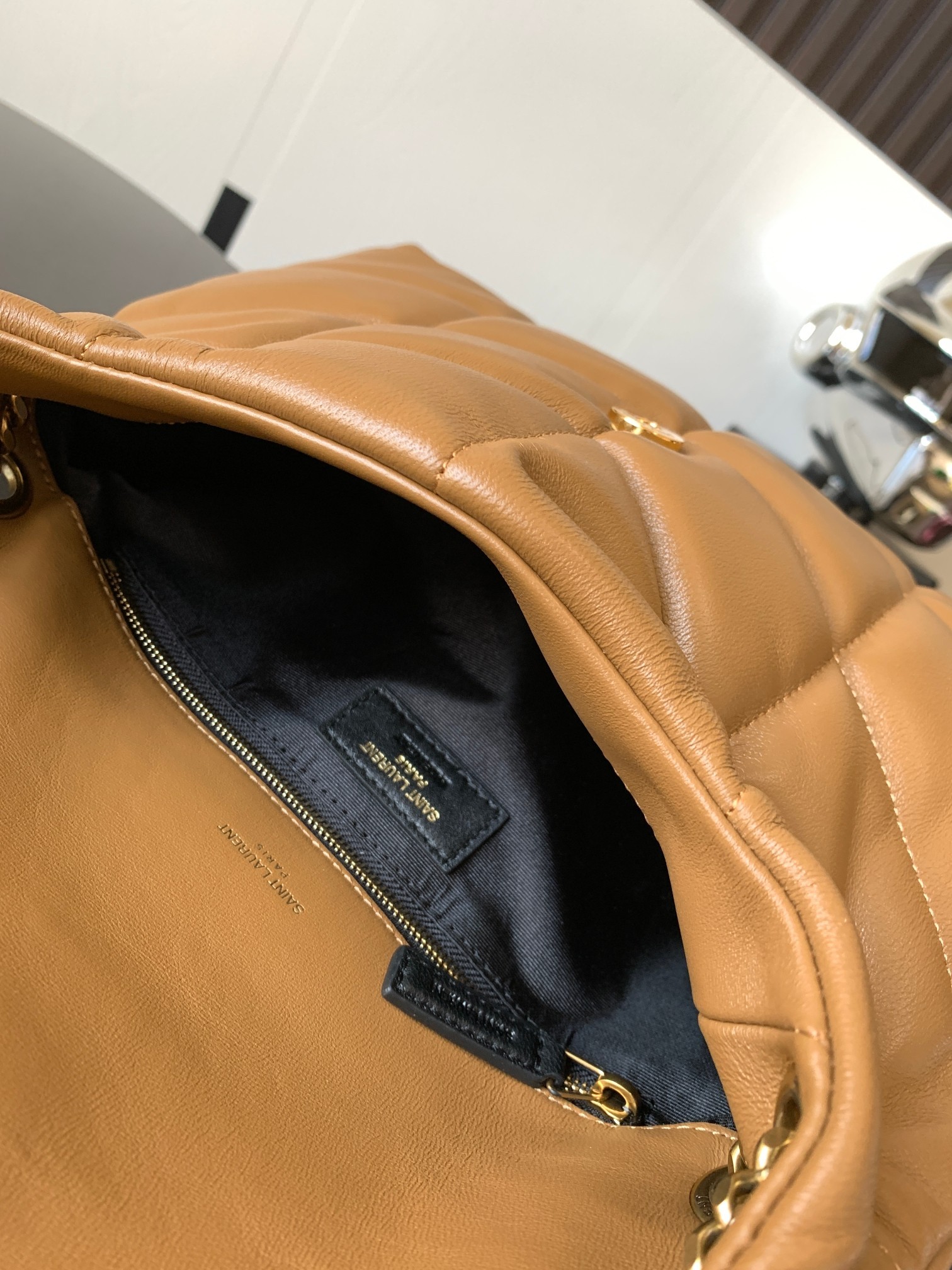 세인트로랑 루루 푸퍼 램스킨 숄더백