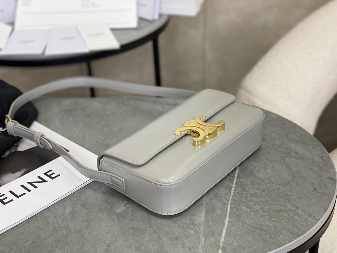 [CELINE-셀린느] 셀린느 샤이니 카프스킨 숄더백 트리옹프 소프트   [백경]