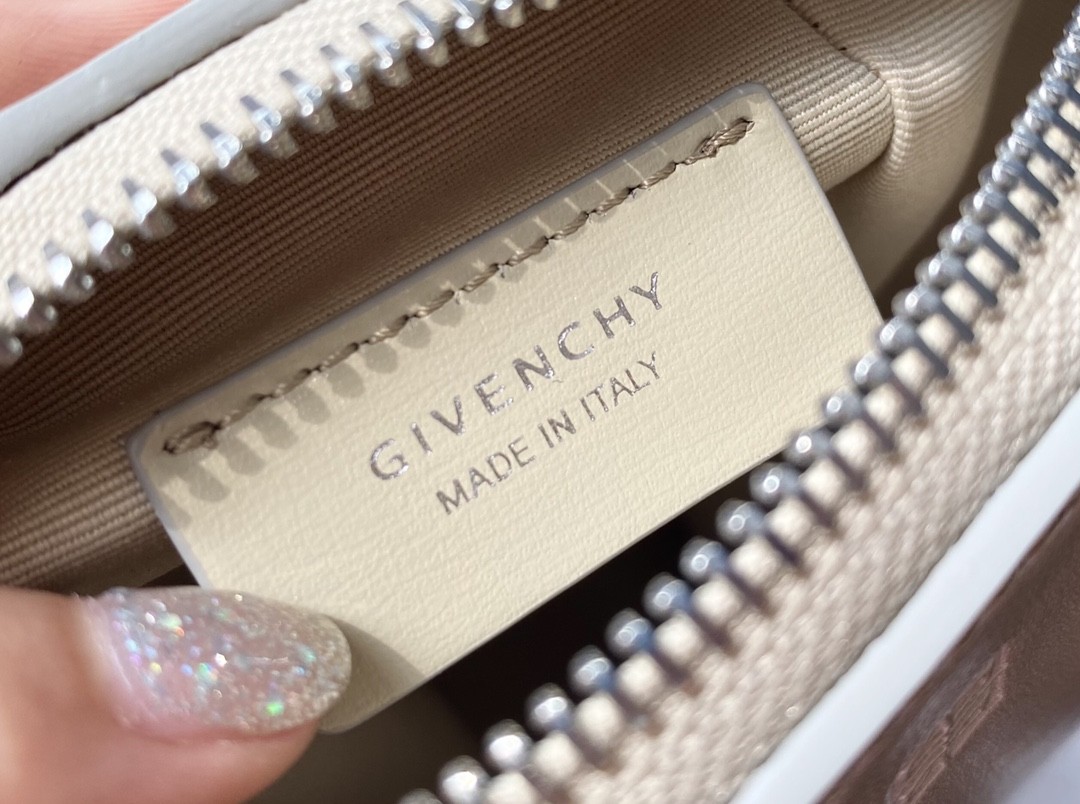 지방시 GIVENCHY Antigona Lock 체인 백