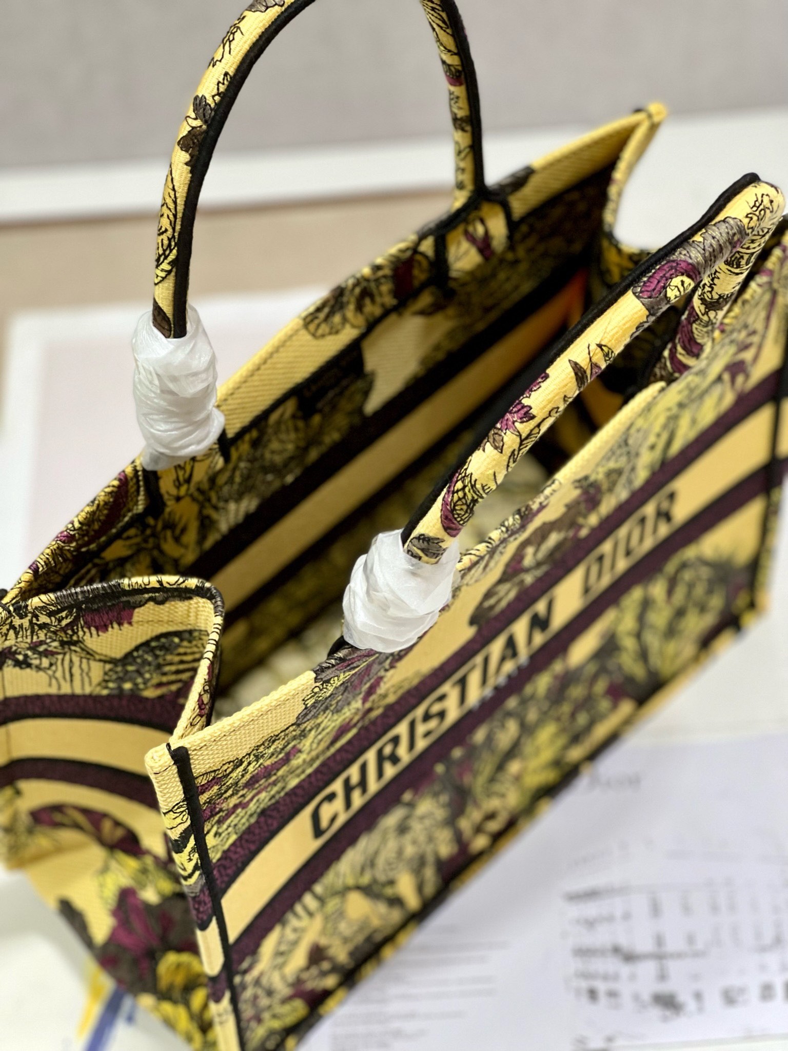 디올 북 토트백 미듐