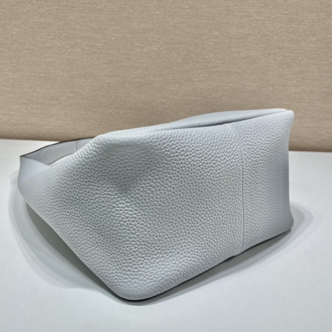 프라다 비텔로 다이노 토트백