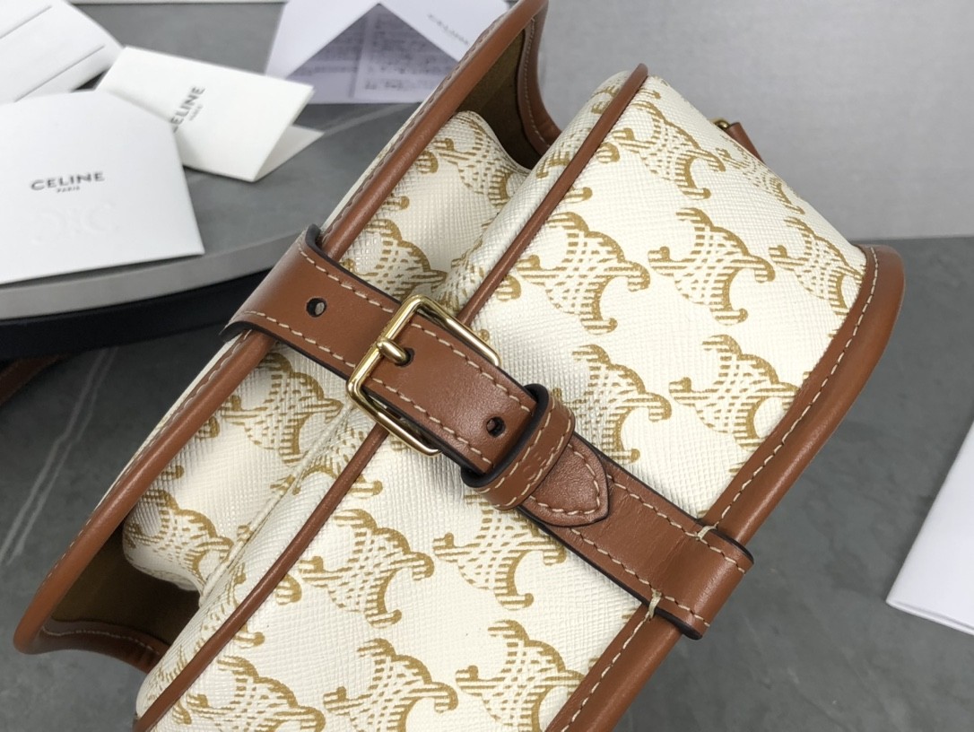 [CELINE-셀린느]  미디엄 폴코백 - 트리옹프 캔버스 & 카프스킨 화이트  [백경]