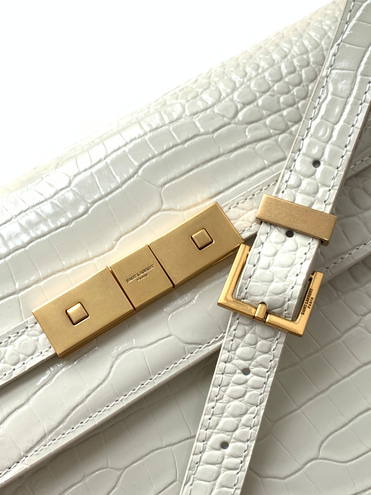 세인트로랑 맨하탄 악어가죽 숄더백 화이트 (24cm)