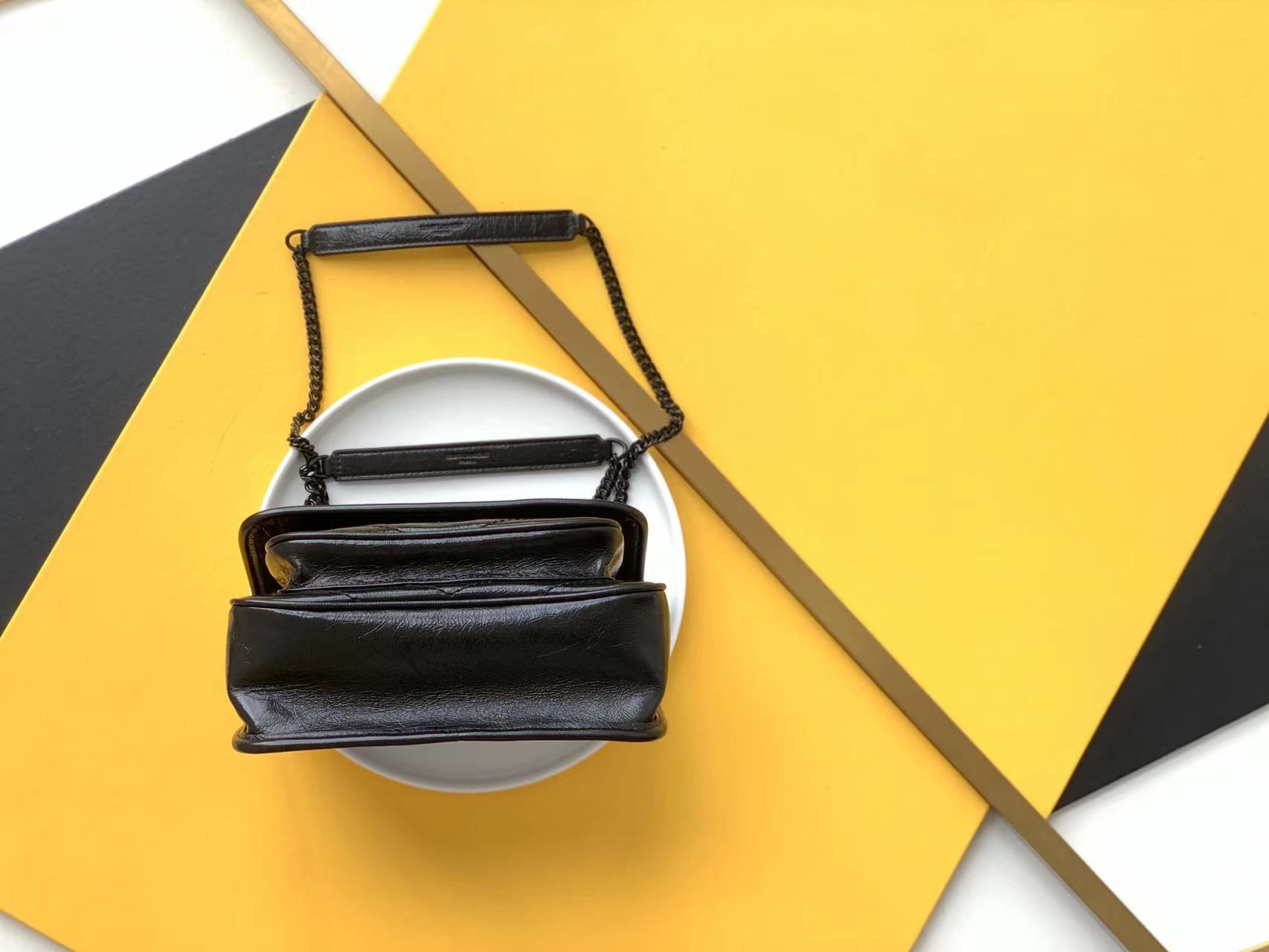 세인트로랑 니키 베이비 누벅 숄더백 블랙 (22cm)