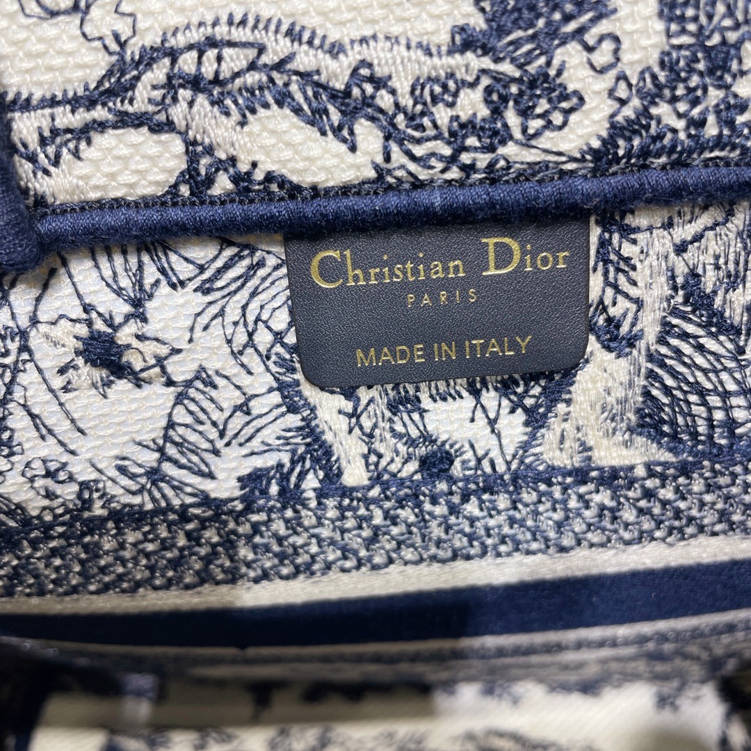 디올 북토트 스몰 쥬이 프린트 (화이트)