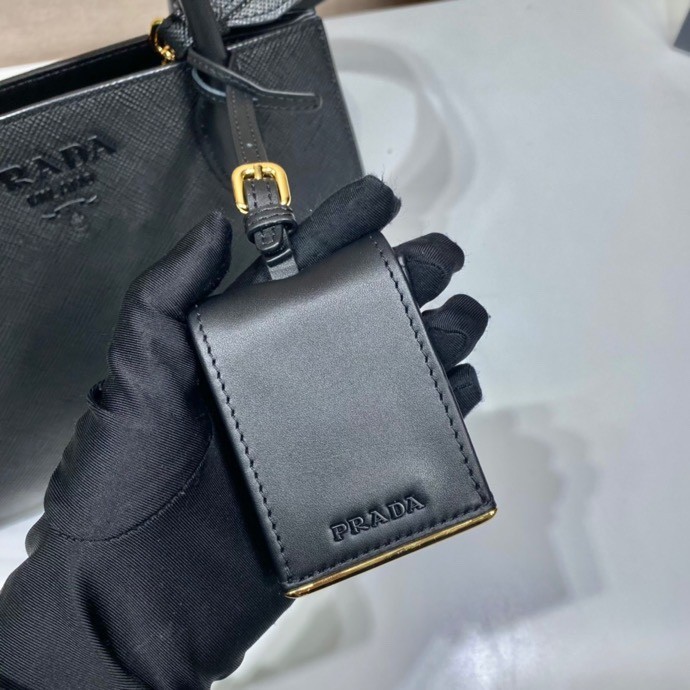 프라다 사피아노 모노크롬 핸드백