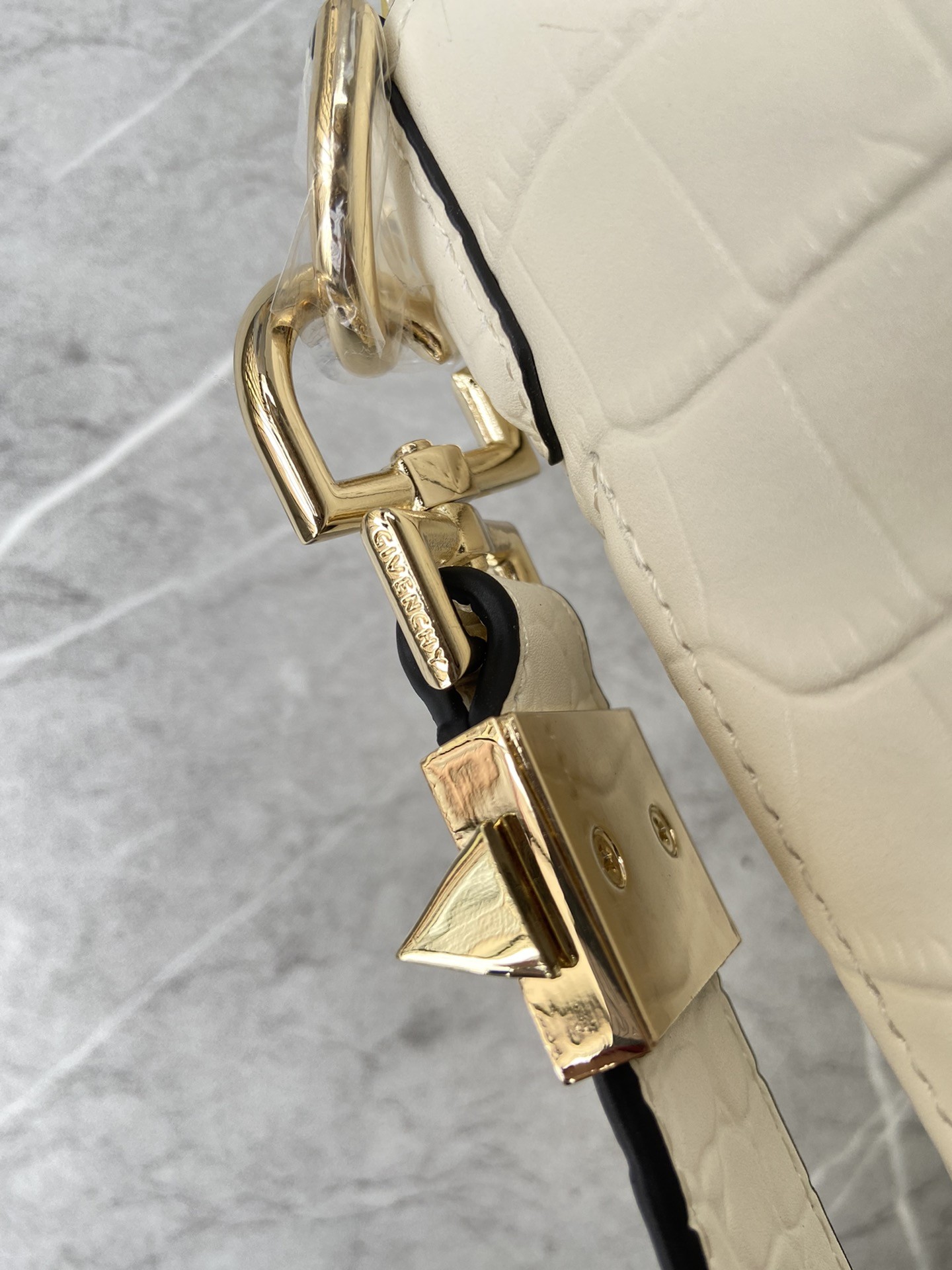 지방시 GIVENCHY Antigona tote 안티고나 토트 백