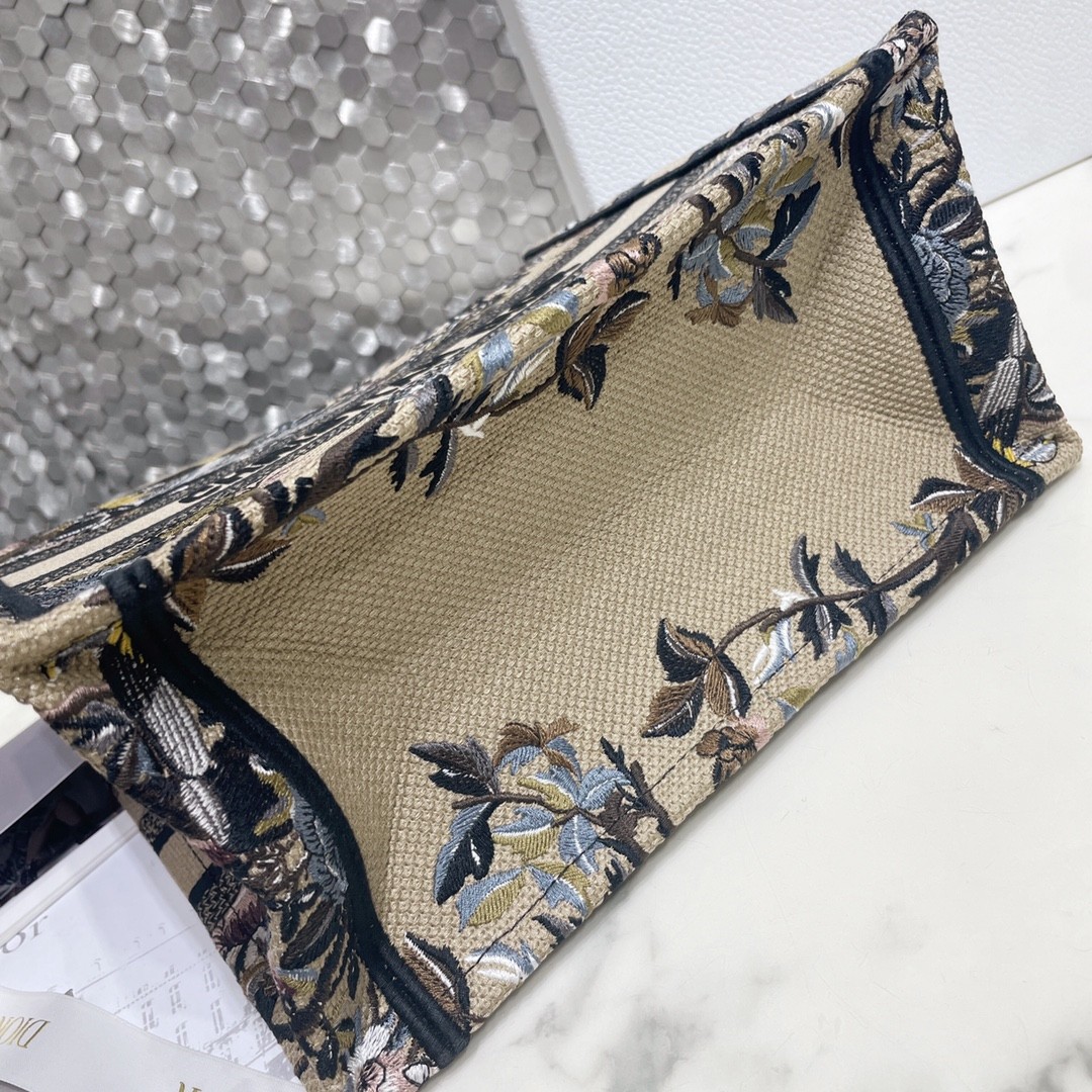 디올 북토트 스몰 쟈뎅 디히비어 (베이지)