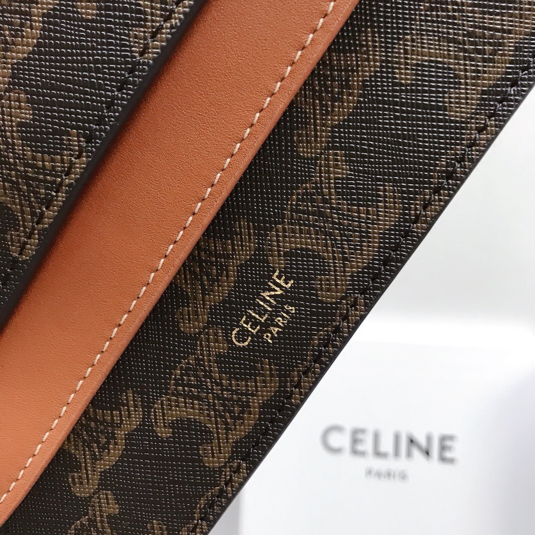 [CELINE-셀린느]  셀린느 웰렛 스트랩 트리옹프 숄더백