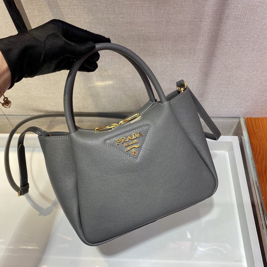 프라다 사피아노 레더 토트백