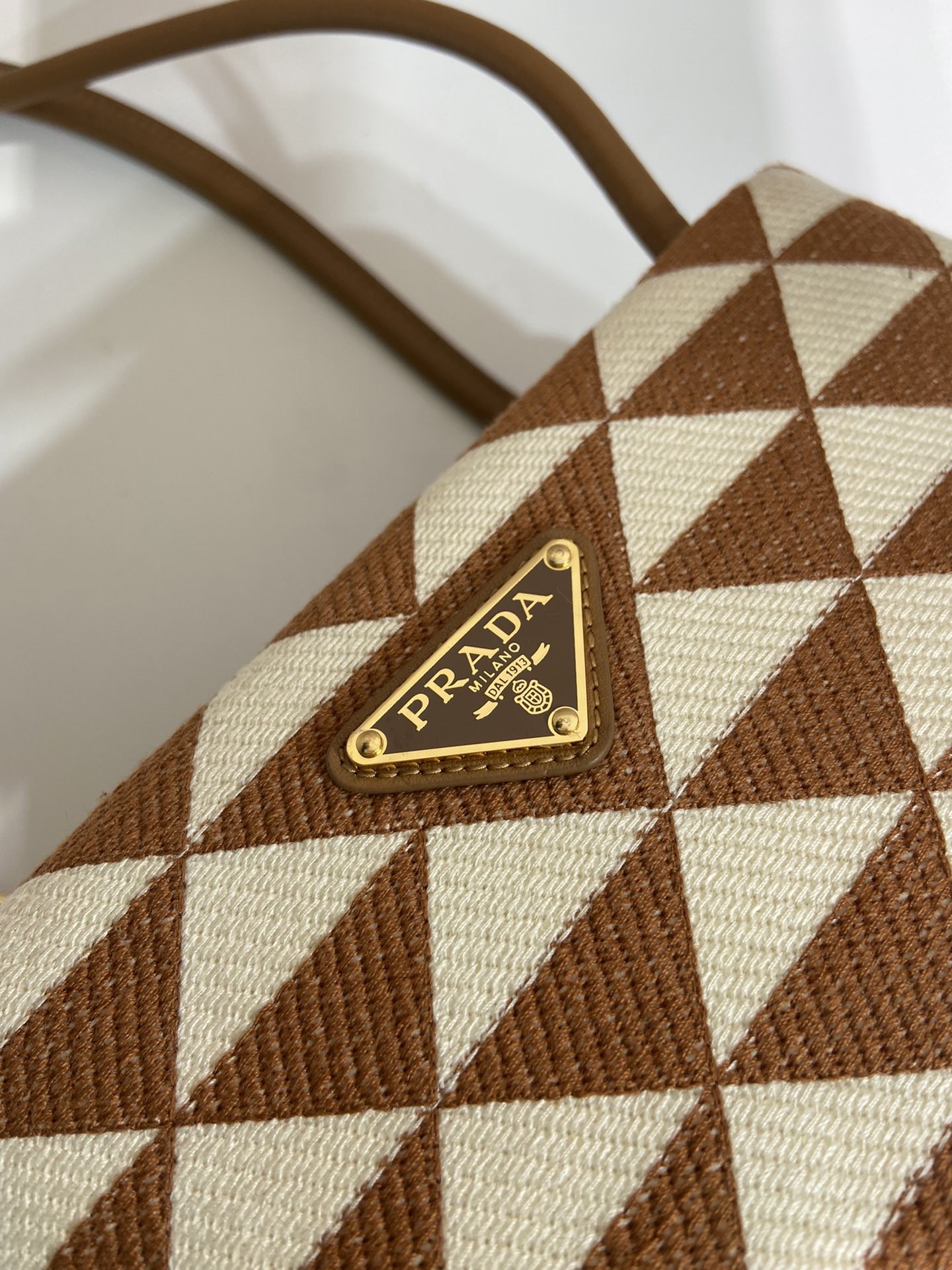 프라다 PRADA 스몰 자수 패브릭 숄더백