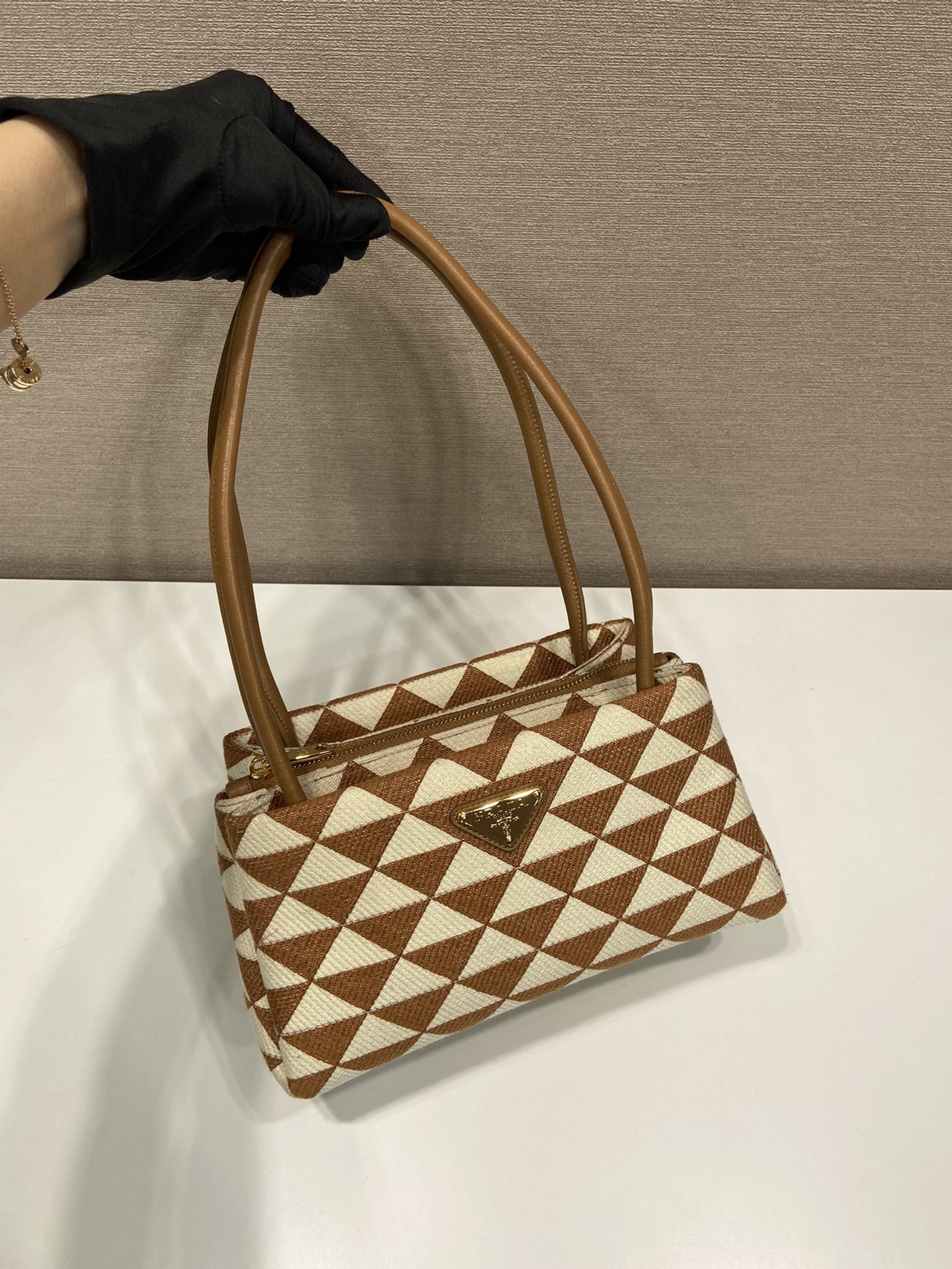 프라다 PRADA 스몰 자수 패브릭 숄더백