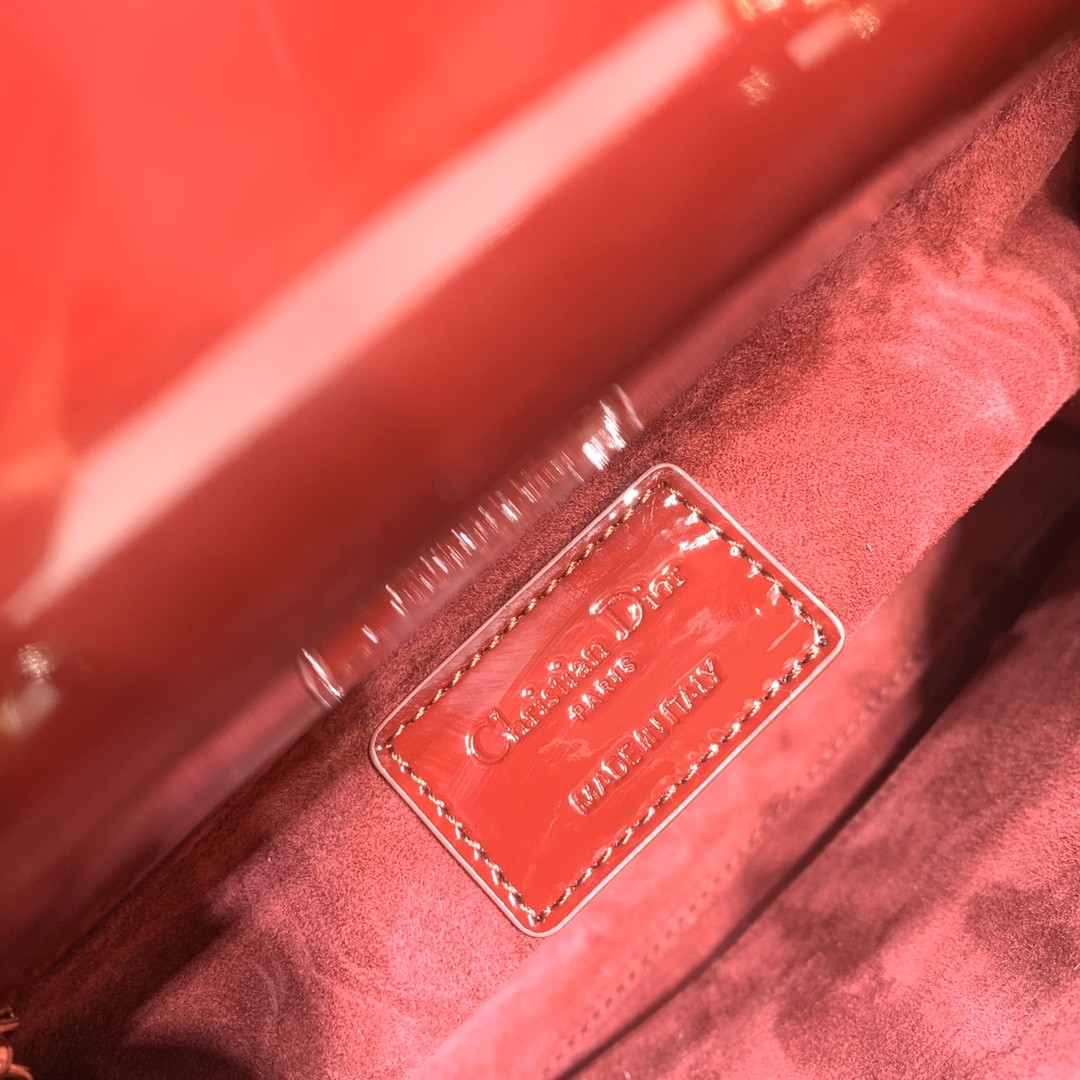 디올 레이디백 페이던트 금장 (레드)