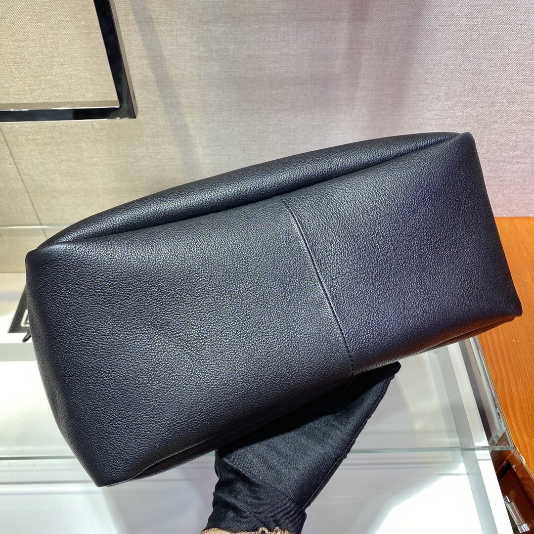 프라다 다이노 가죽 토트백