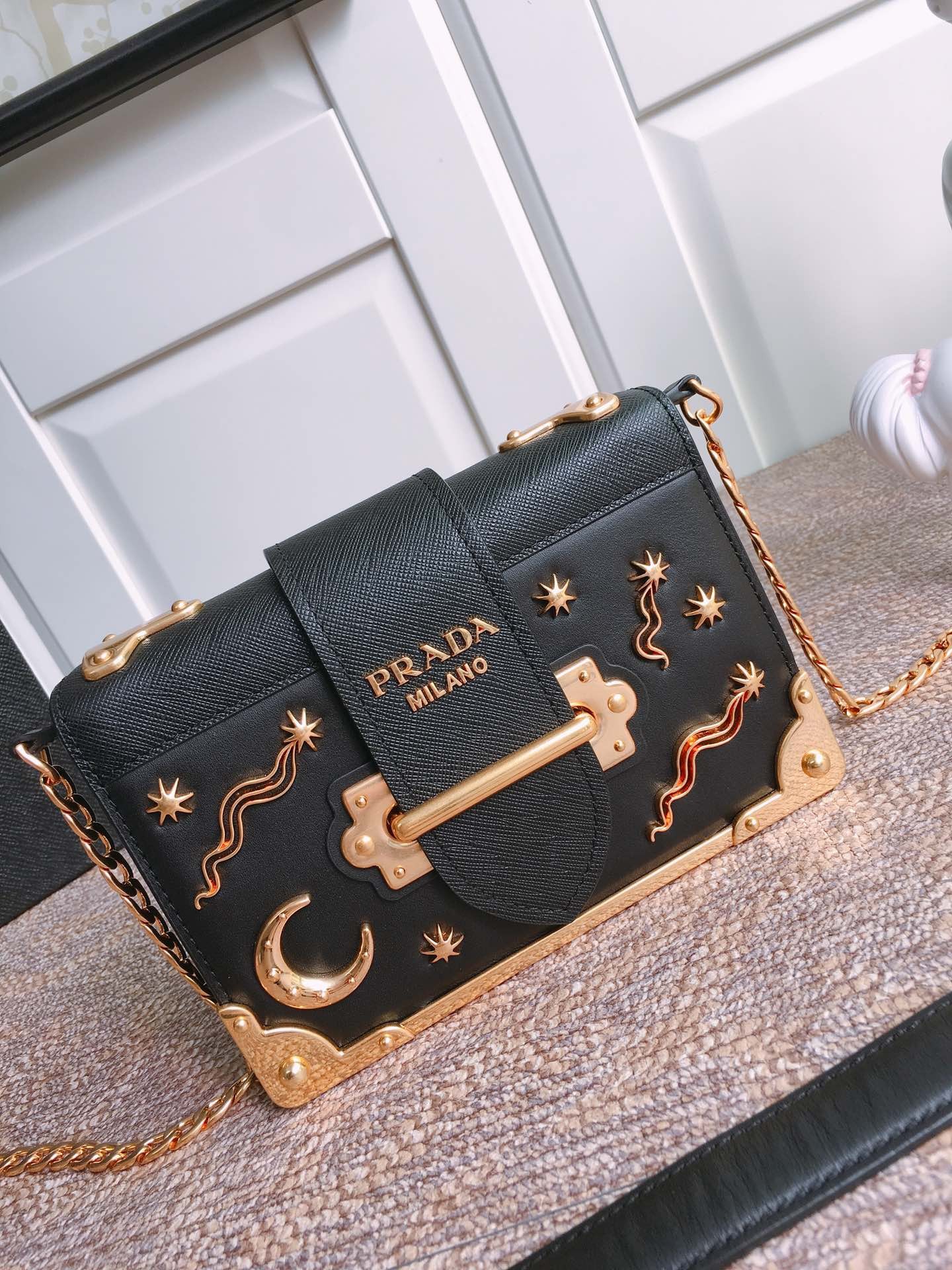 프라다 카이에 블랙 미니 체인 숄더백