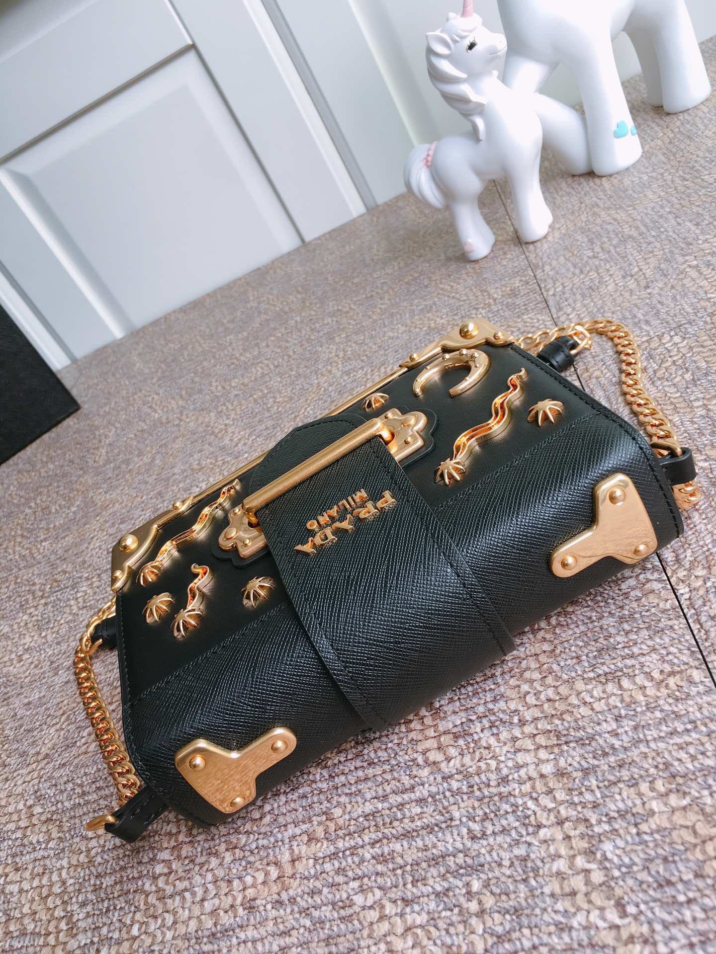 프라다 카이에 블랙 미니 체인 숄더백