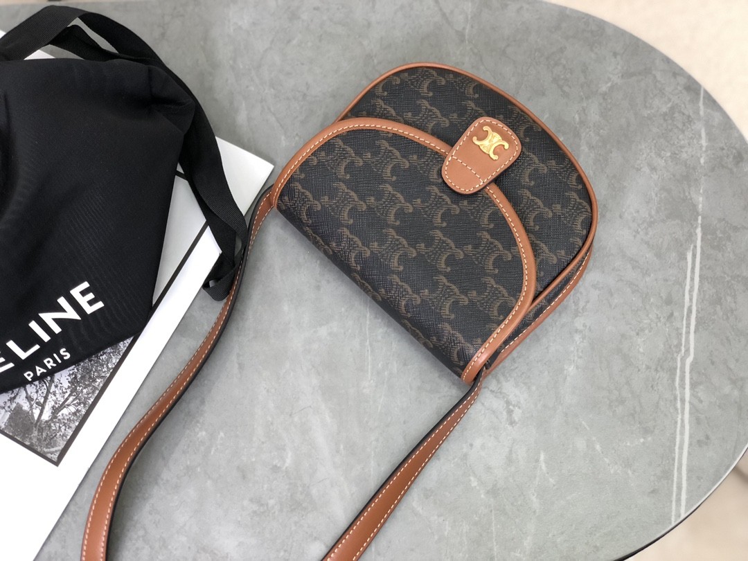 [CELINE-셀린느]  클레아 베사체 - 트리옹프 캔버스 & 카프스킨 탠  [백경]