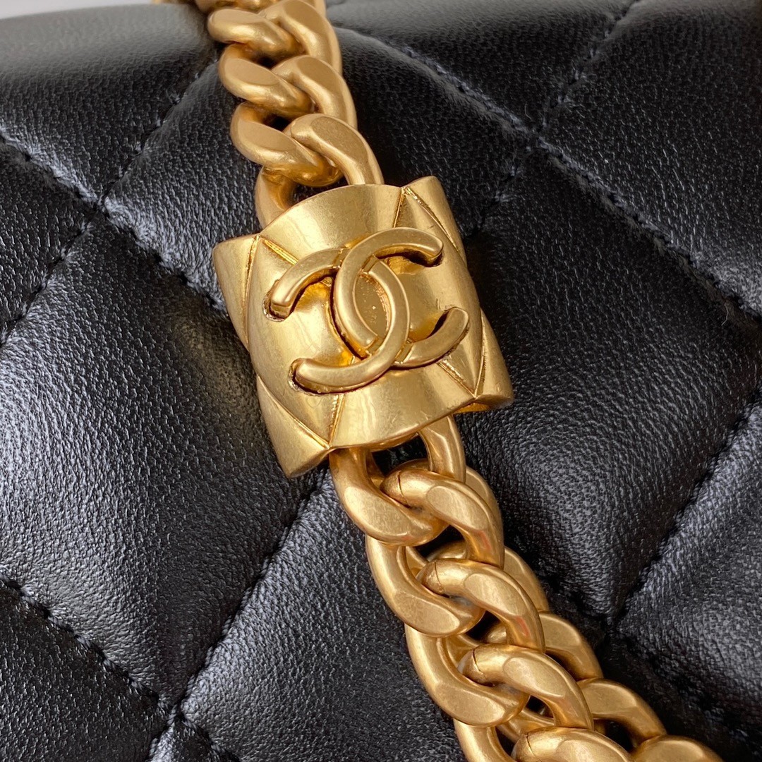 샤넬 램스킨 체인 플랩백 금장 블랙 (22cm)